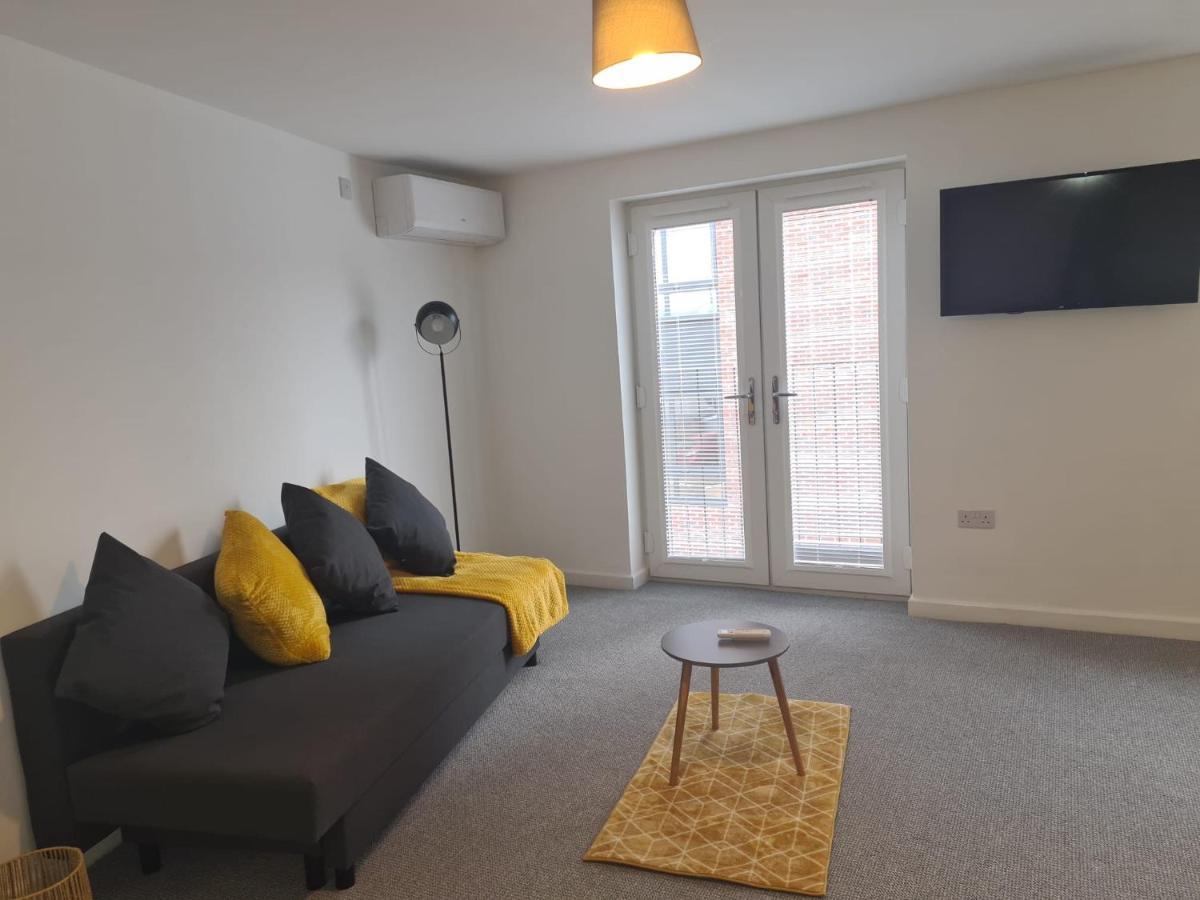 Superb Modern Flat In Northampton, Parking &Ev Apartment Exterior photo